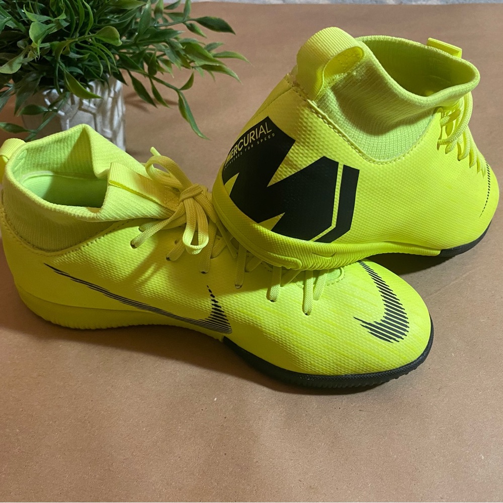 Nike JR Superfly 6 Academy GS IC - 5Y fits women 6.5 BRAND NEW W BOX